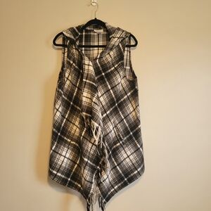 Jolt Plaid Hooded Vest with Fringe Size Large Black and White